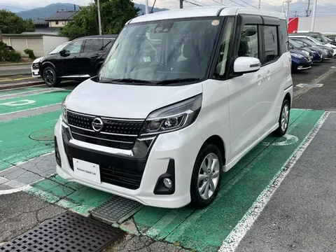 Nissan Dayz Roox