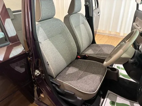 Daihatsu Mira Tocot