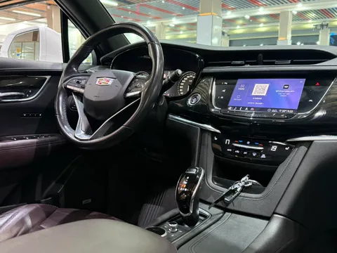 Cadillac XT6