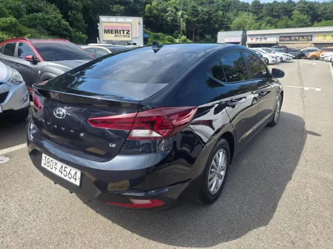 Hyundai Elantra (Avante)