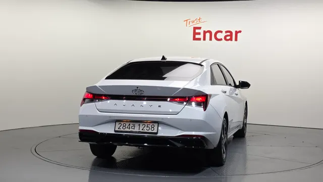 Hyundai Elantra (Avante)