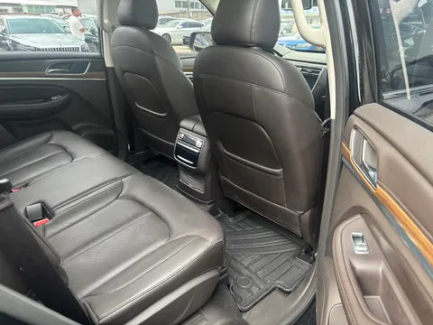 Roewe RX8