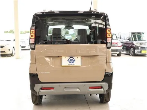 Mitsubishi Delica Mini