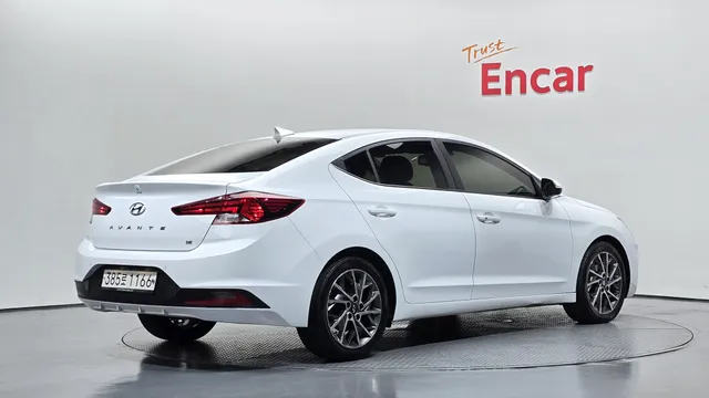 Hyundai Elantra (Avante)