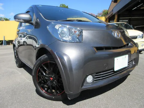 Toyota iQ