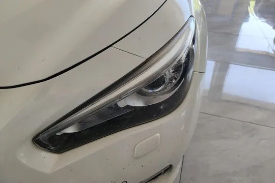 Infiniti Q50L