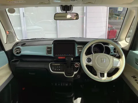 Honda N-BOX Slash