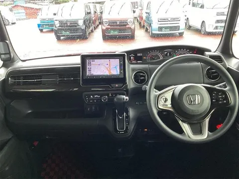 Honda N-BOX Custom