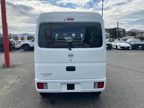 Nissan Clipper Van