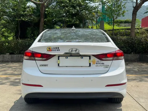 Hyundai Elantra (Avante)