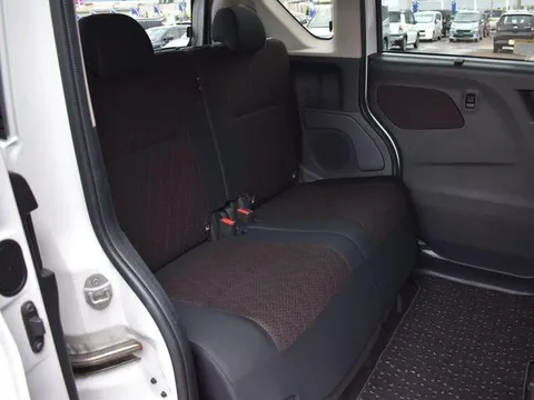 Mitsubishi eK X Space