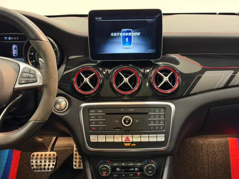Mercedes-Benz Mercedes-Benz CLA