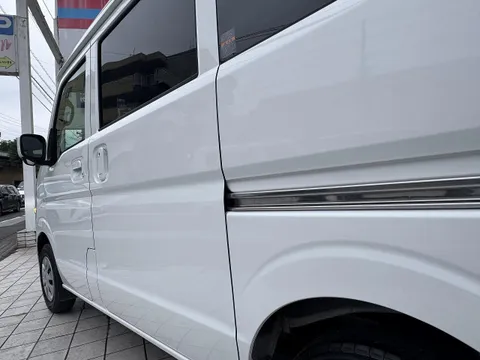 Nissan Clipper Van