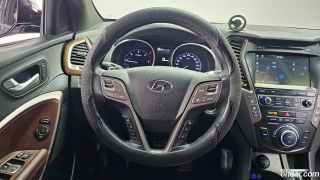 Hyundai Grand Santa Fe (Maxcruz)