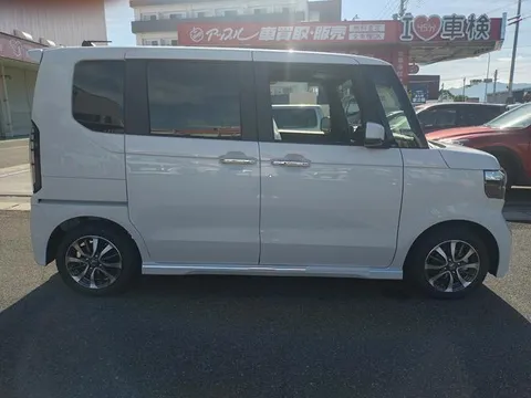Honda N-BOX Custom