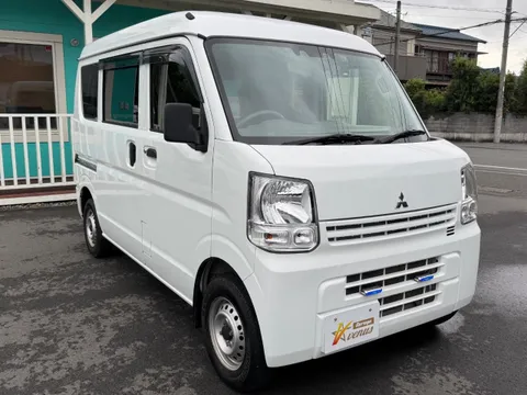 Mitsubishi Minicab Van