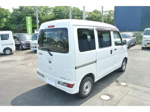 Toyota Pixis Van