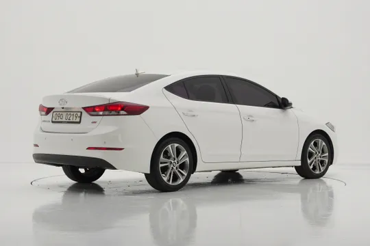 Hyundai Elantra (Avante)