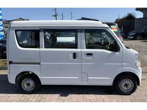 Mitsubishi Minicab Van