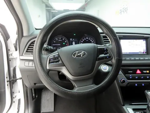 Hyundai Elantra (Avante)