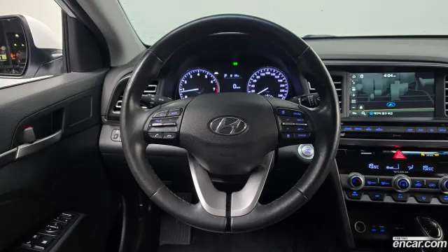 Hyundai Elantra (Avante)