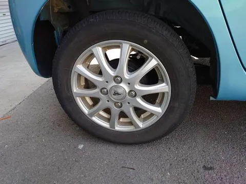 Daihatsu Esse
