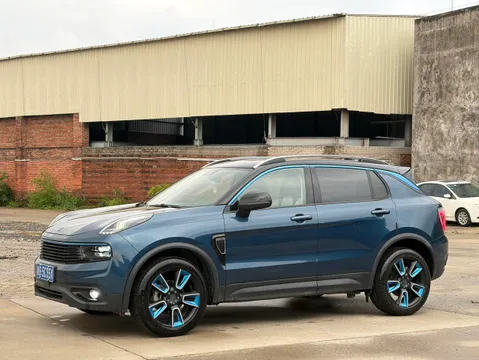 Lynk & Co 01