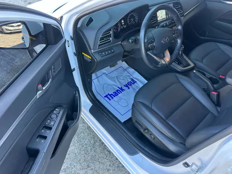 Hyundai Elantra (Avante)