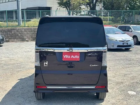 Honda N-BOX Custom