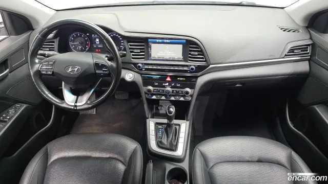 Hyundai Elantra (Avante)