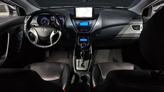 Hyundai Elantra (Avante)