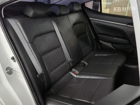 Hyundai Elantra (Avante)
