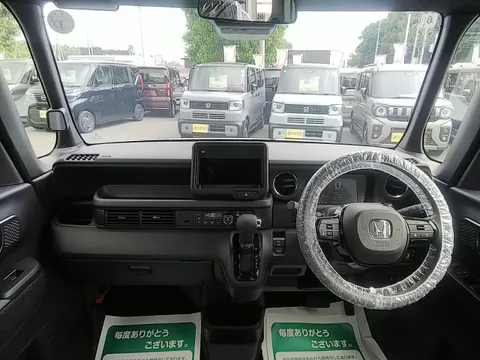 Honda N-BOX Custom