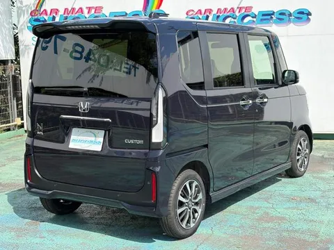 Honda N-BOX Custom