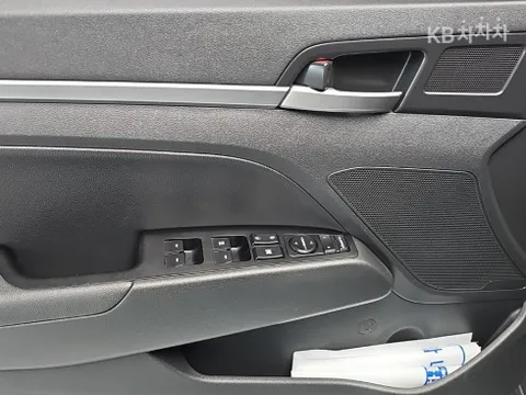 Hyundai Elantra (Avante)