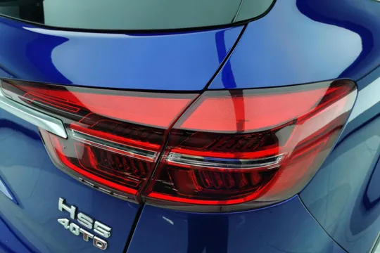 Hongqi HS5