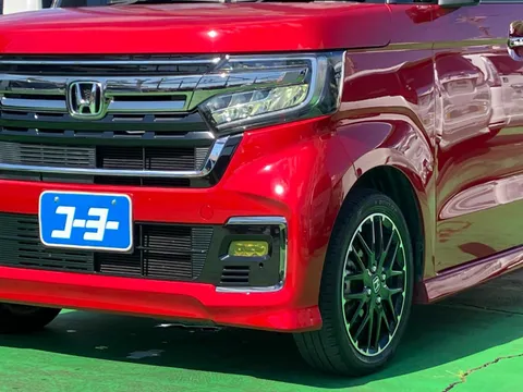 Honda N-BOX Custom