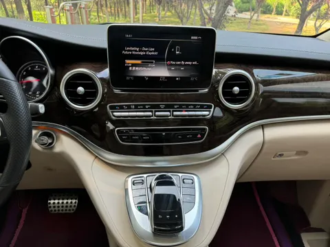 Mercedes-Benz V-Class