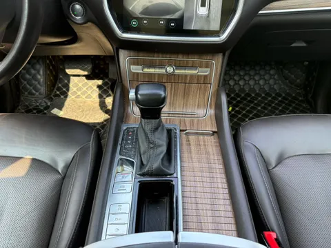 Roewe RX8