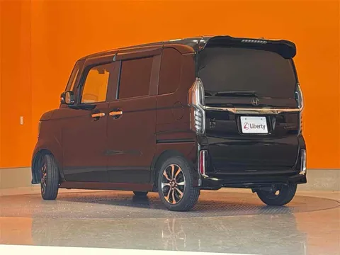 Honda N-BOX Custom