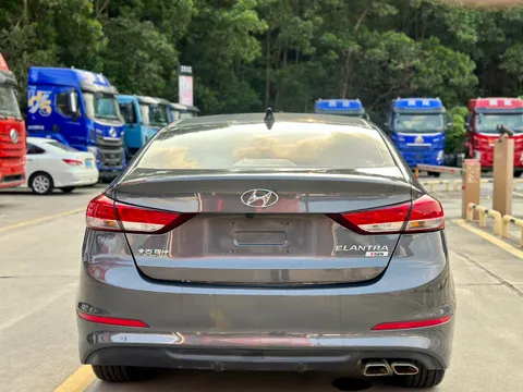 Hyundai Elantra (Avante)