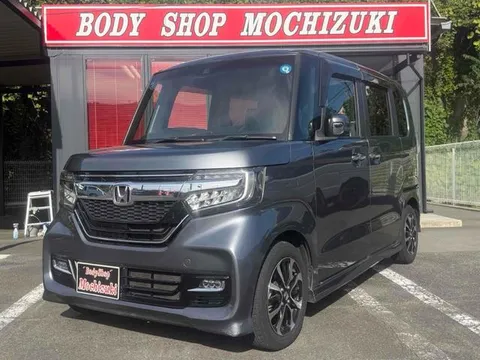 Honda N-BOX Custom