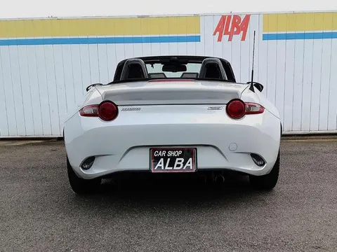 Mazda MX-5 (Roadster)