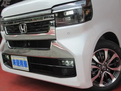 Honda N-BOX Custom