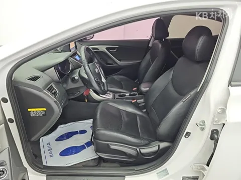 Hyundai Elantra (Avante)