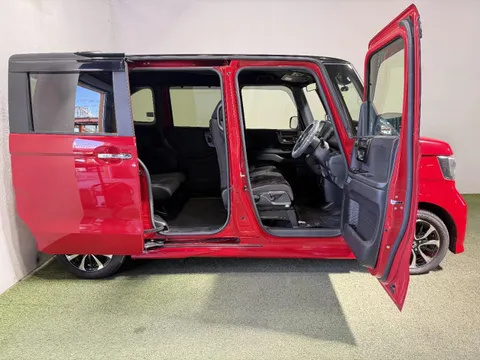 Honda N-BOX Custom