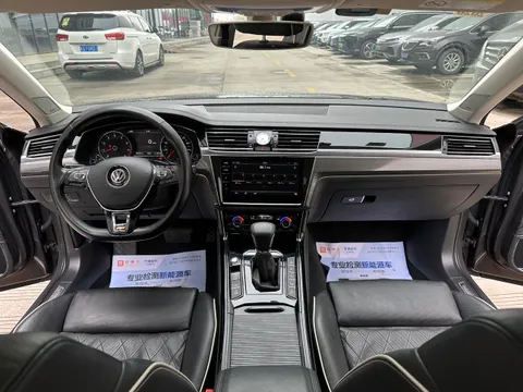 Volkswagen Phideon