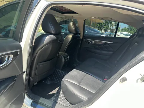 Infiniti Q50L