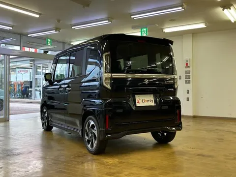 Suzuki Spacia Custom