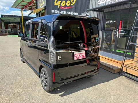 Honda N-BOX Custom